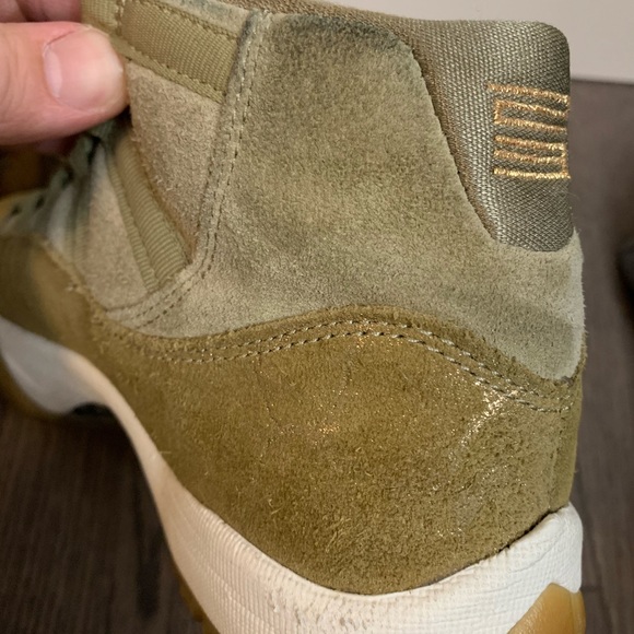 Jordan 11 Retro ‘OLIVE LUX - Picture 13 of 13